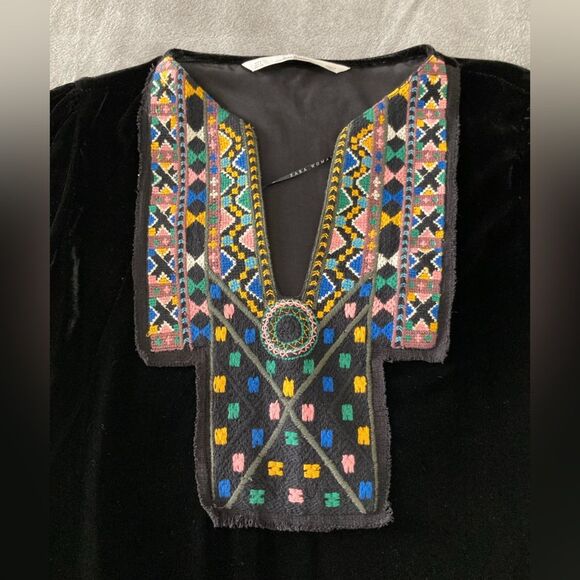 Zara Dress Women’s S Black Velvet Embroidered V-Neck Long Sleeve Mini Preppy - Picture 4 of 10